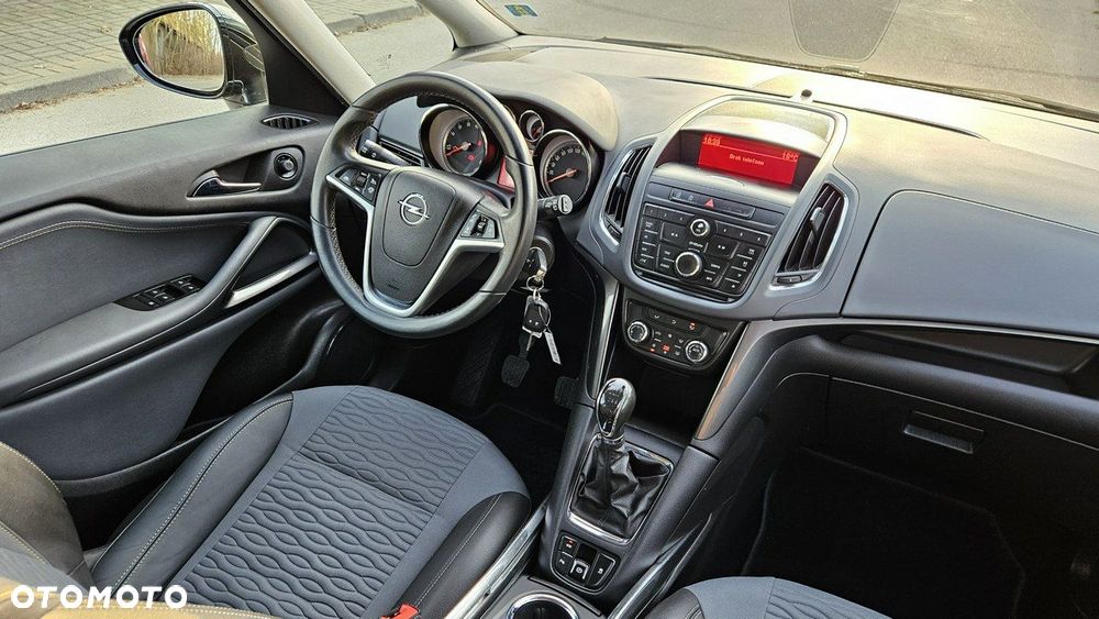 Opel Zafira Tourer 1.4 Turbo Edition - 24