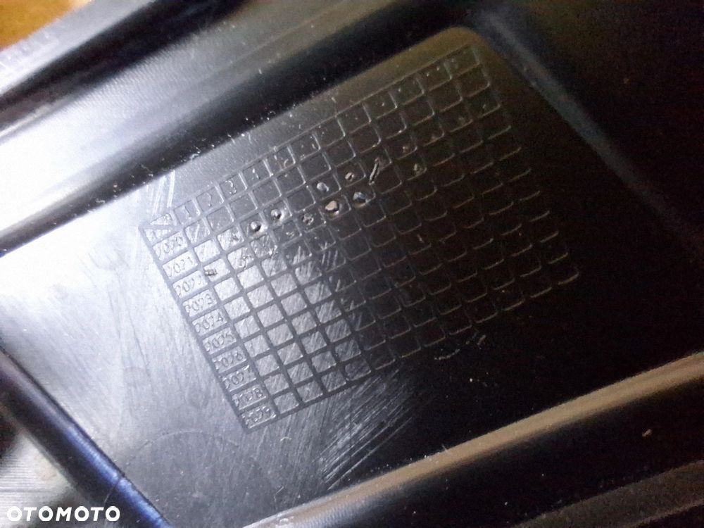 CITROEN C5X C5 X 21- CAŁA CHROM O.K LISTWA DEKOR KRATKA PRAWA W ZDERZAK PRZÓD ORYG. 9839932780 WYSYŁKA 24H - 9