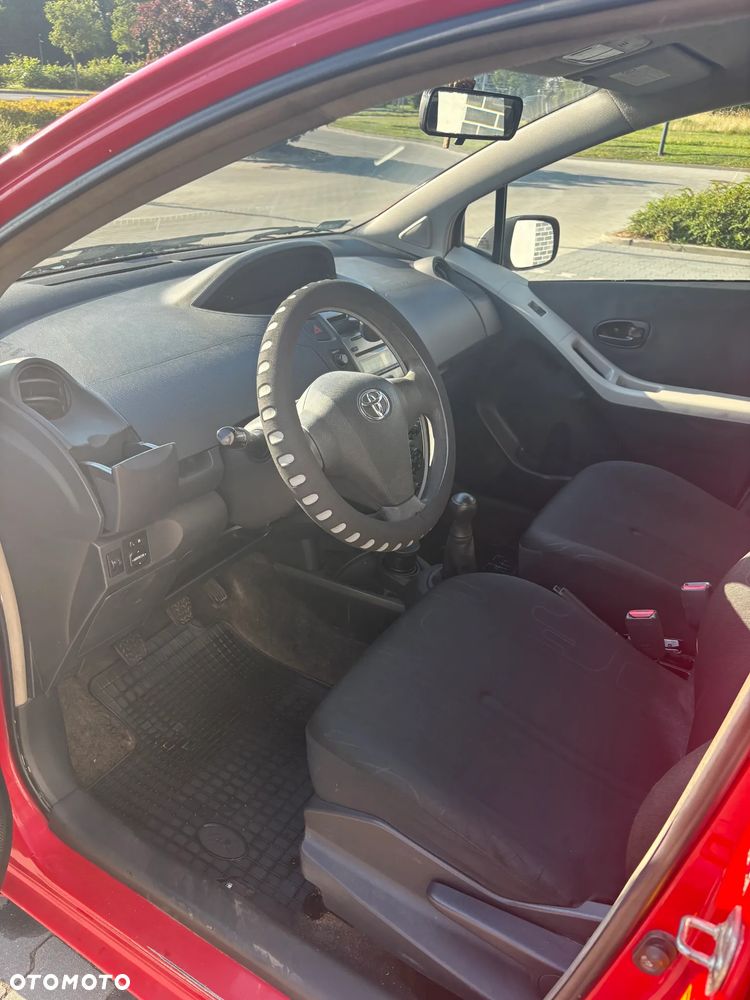 Toyota Yaris 1.0 Terra - 8