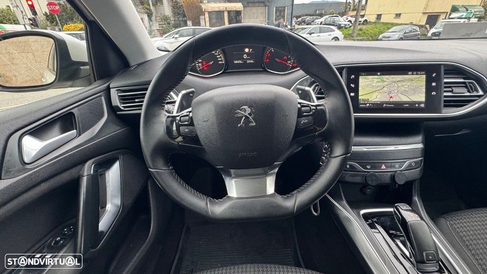 Peugeot 308 1.5 BlueHDi Allure EAT8 - 19