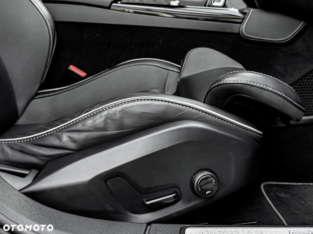 Volvo V60 T8 AWD Recharge Geartronic RDesign - 30