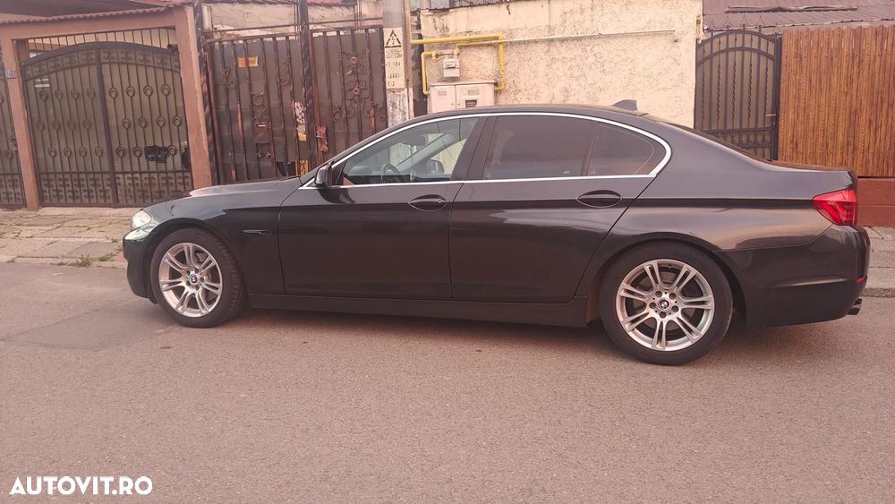 BMW Seria 5 520d EfficientDynamics Edition - 8