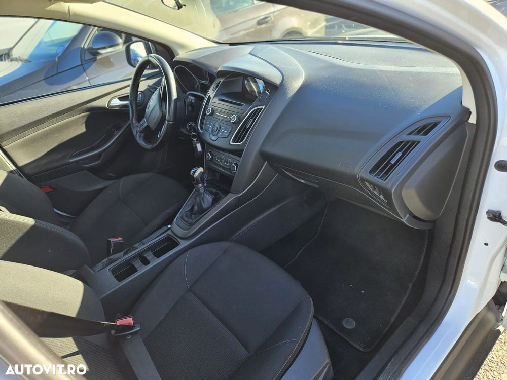 Ford Focus 1.0 EcoBoost Trend - 24