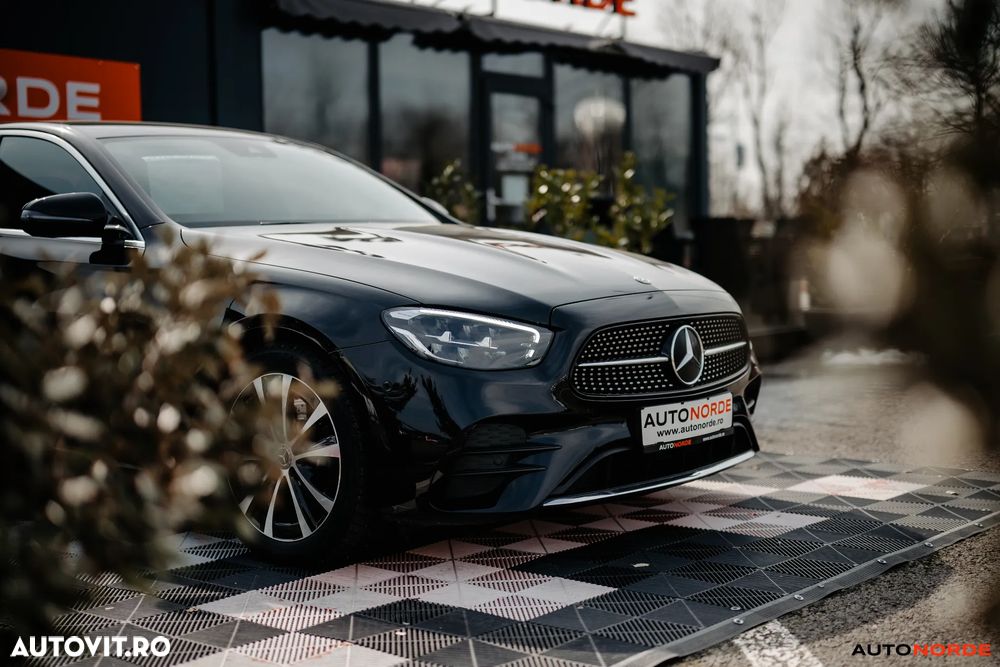 Mercedes-Benz E 300 de 9G-TRONIC AMG Line - 4