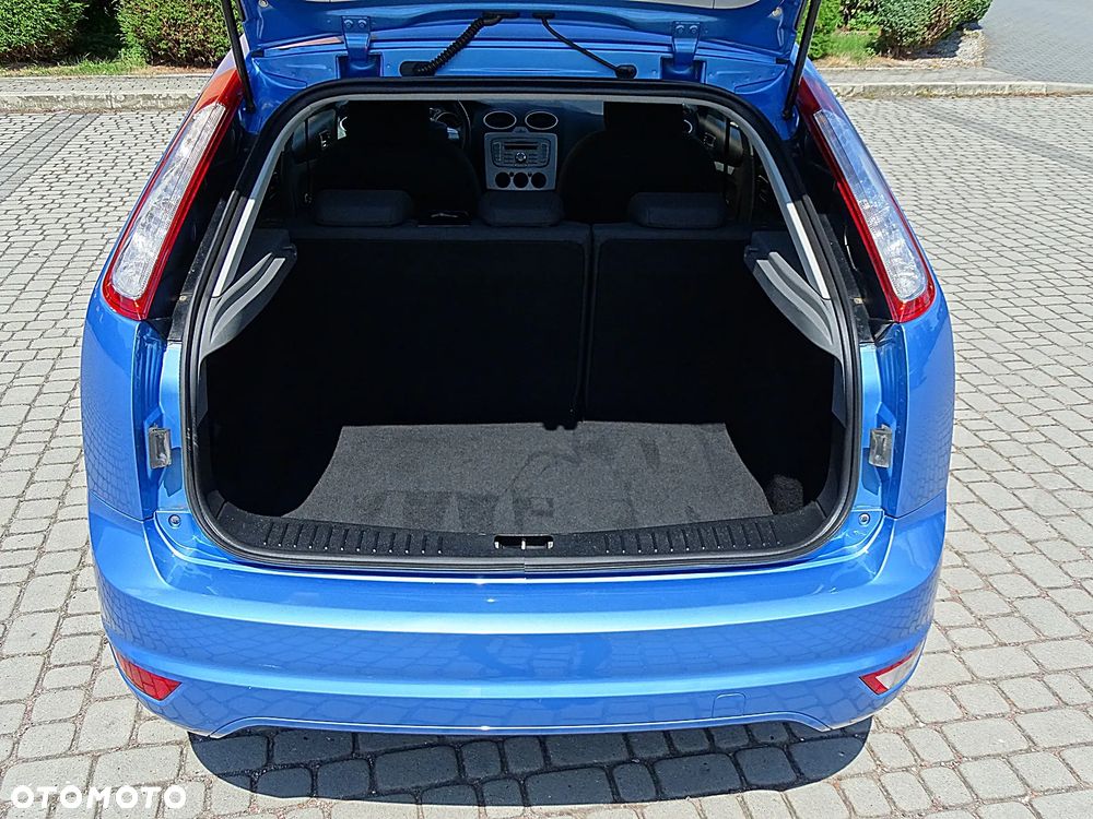 Ford Focus 1.6 16V Ghia - 22