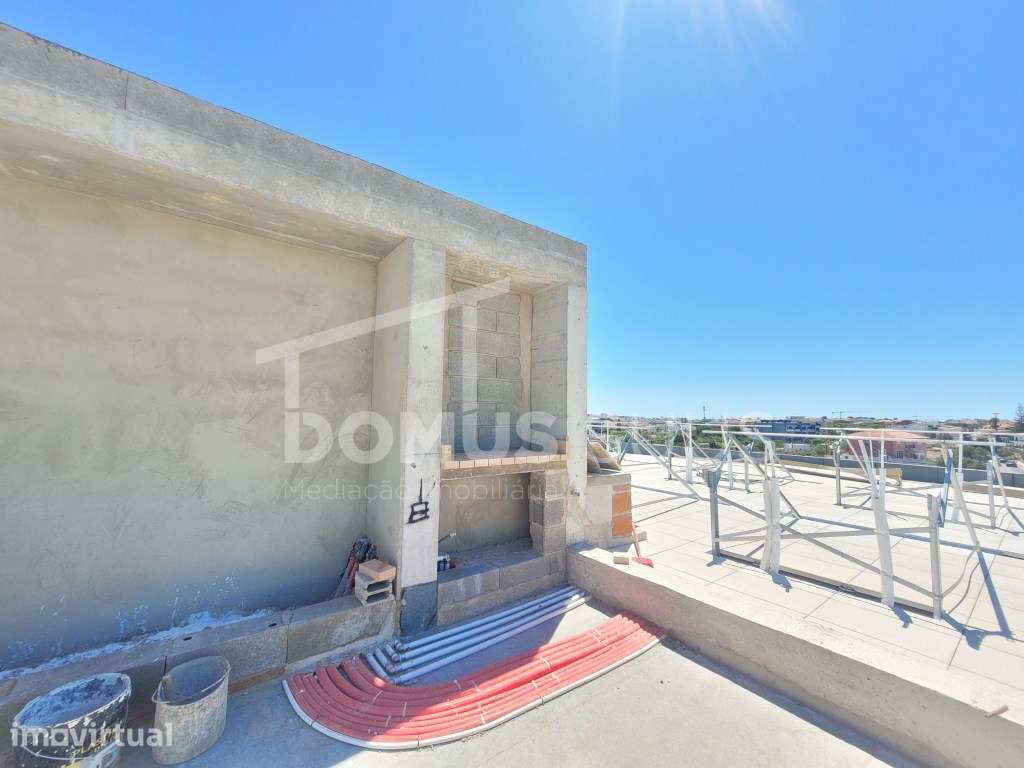 Apartamento T2 novo inserido em condomínio fechado com piscina - Grande imagem: 4/15
