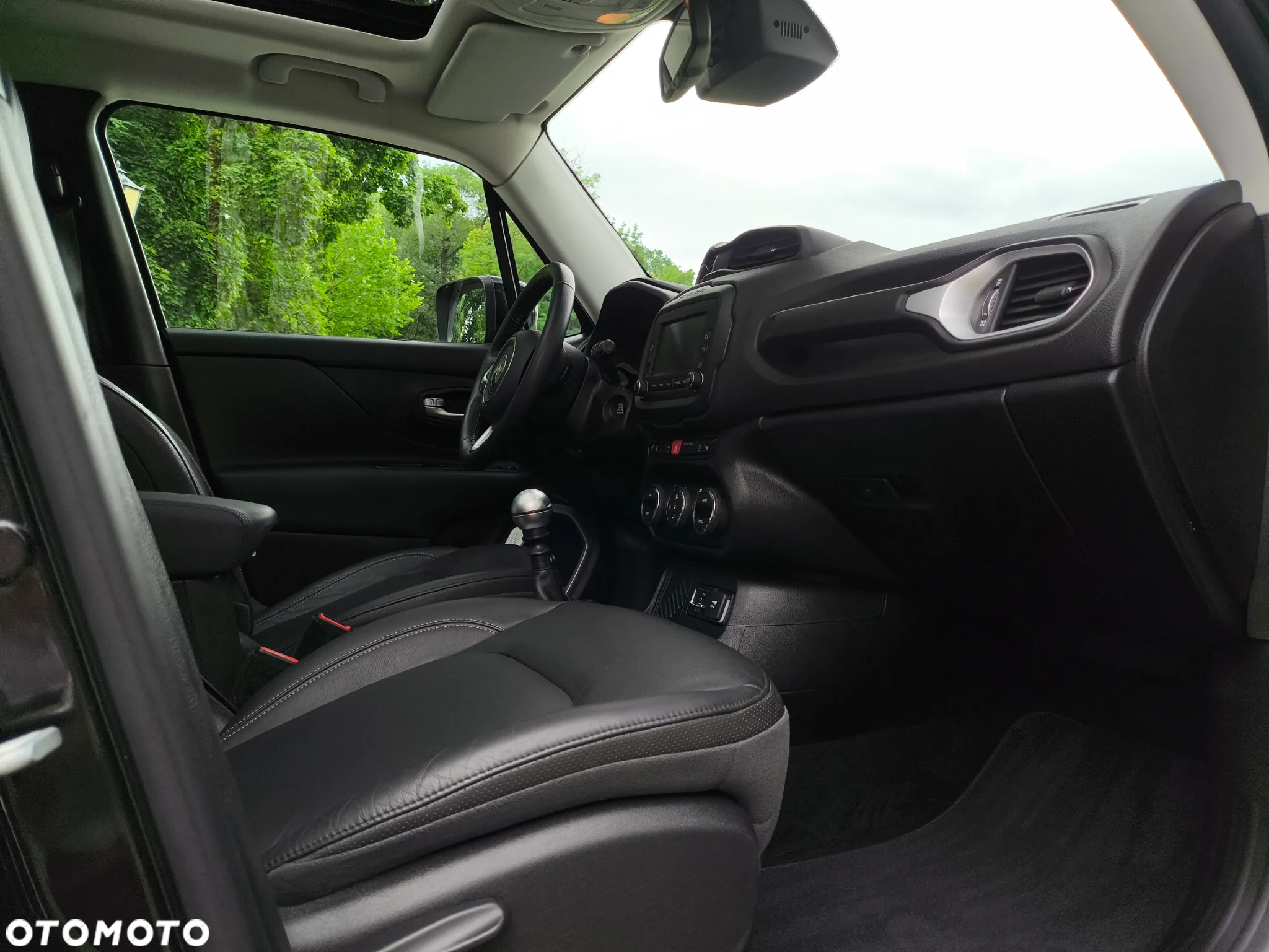 Jeep Renegade 1.4 MultiAir Limited - 28