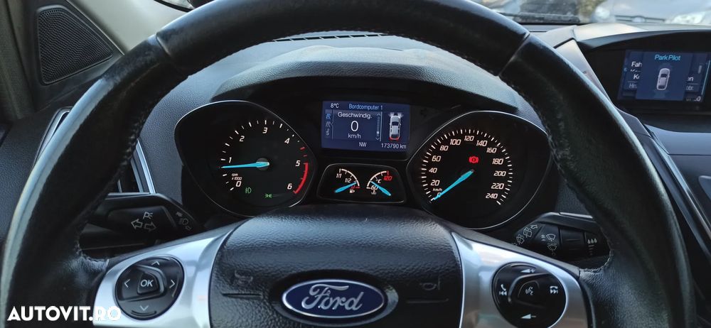 Ford Kuga - 24