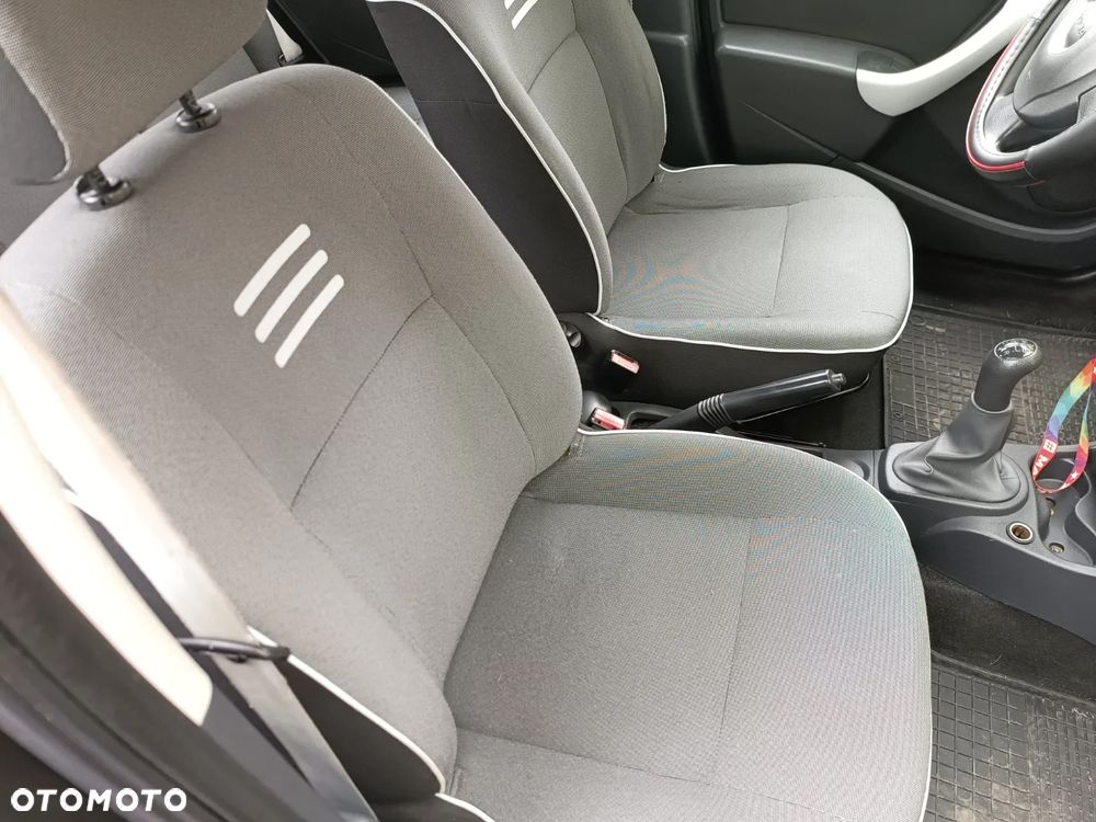 Dacia Sandero - 8