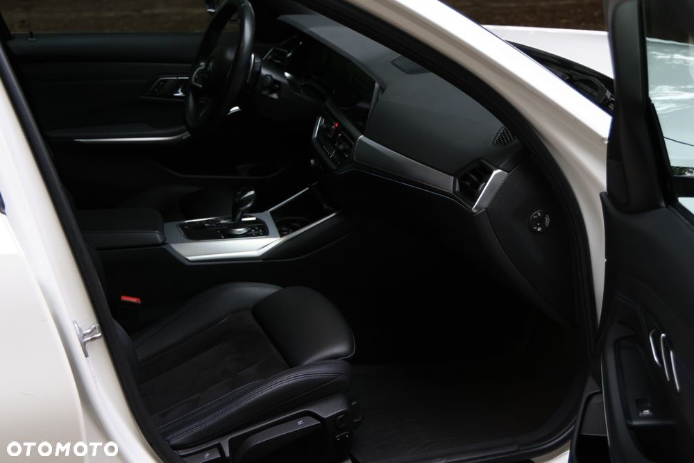 BMW Seria 3 320i GPF M Sport Shadow - 9