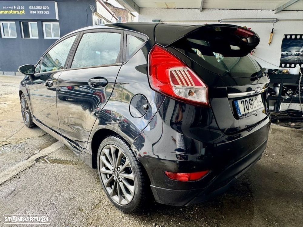 Ford Fiesta 1.5 TDCi STLine - 39