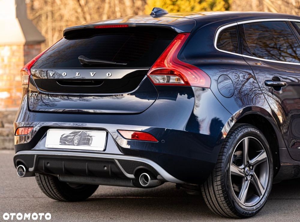 Volvo V40 D2 R-Design - 23