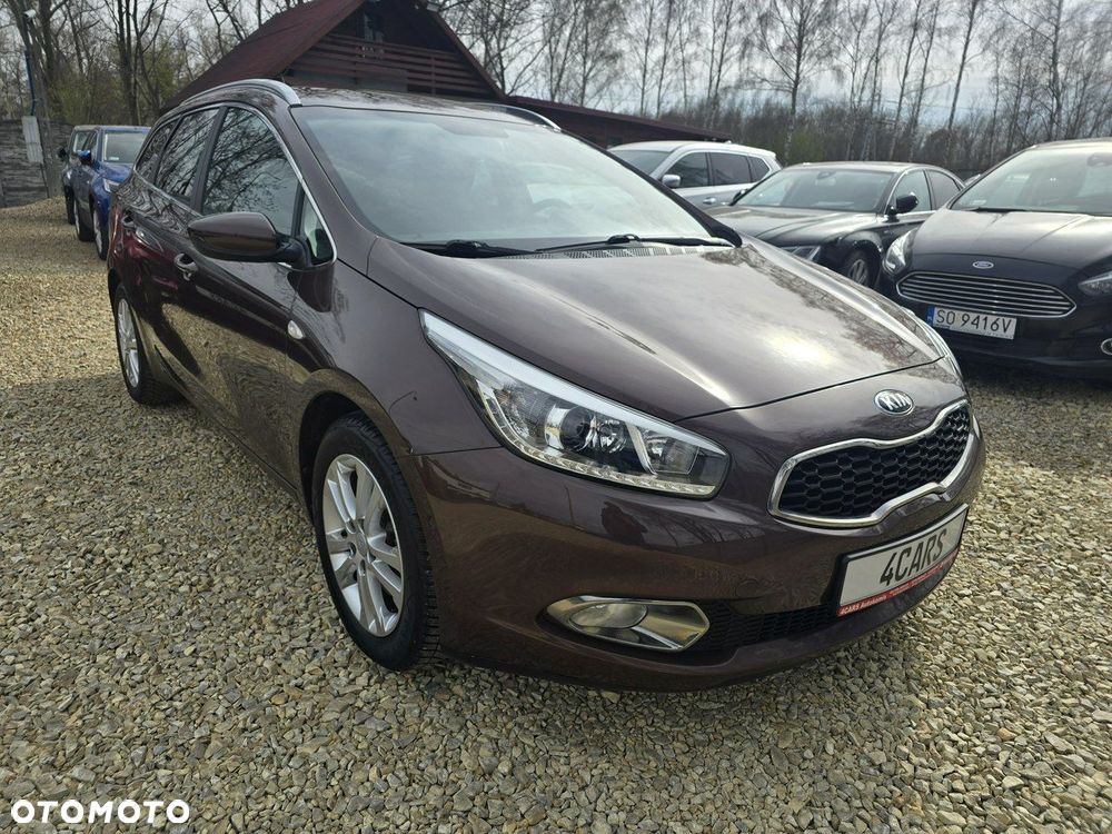 Kia Ceed - 27