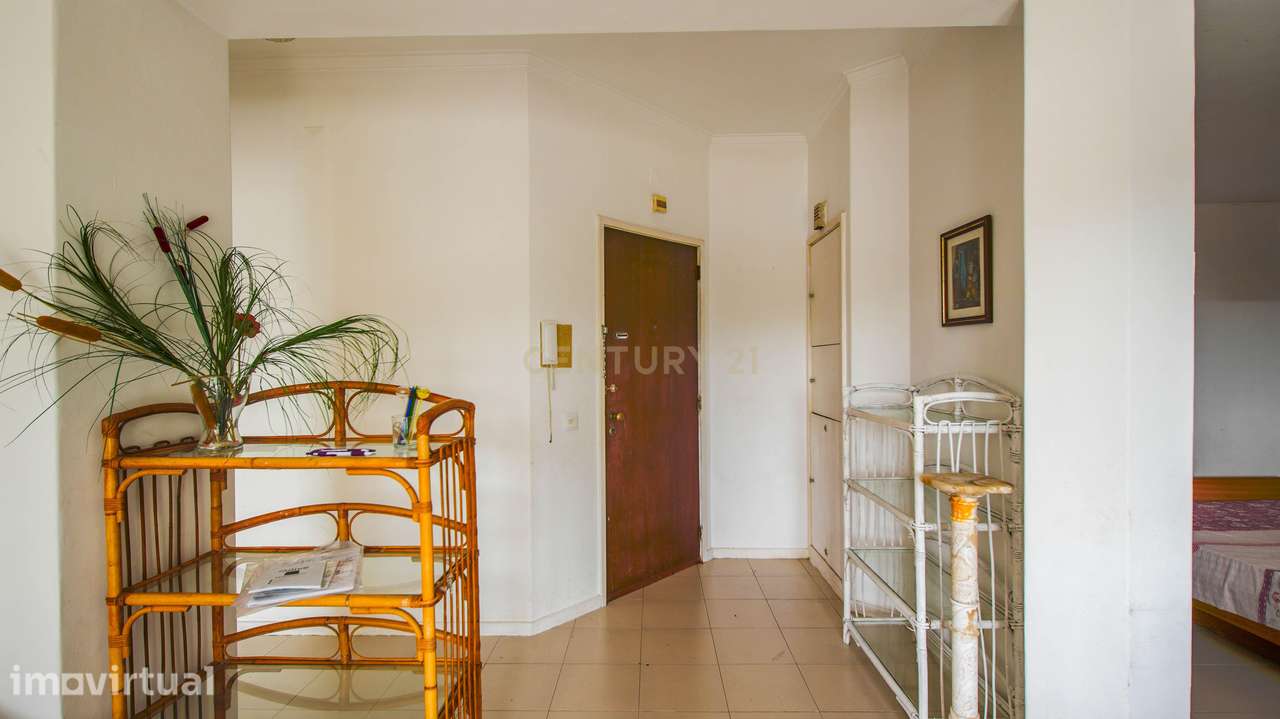 Apartamento T1 Luminoso com Grande Potencial – Campolide, Lisboa - Grande imagem: 2/29
