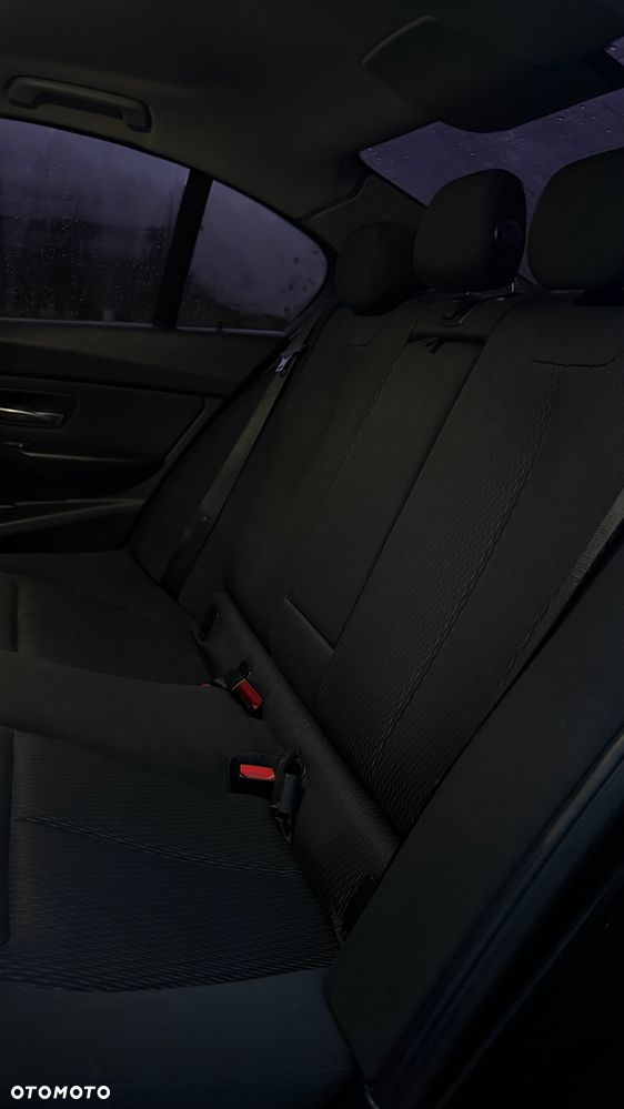 BMW Seria 3 318d - 6