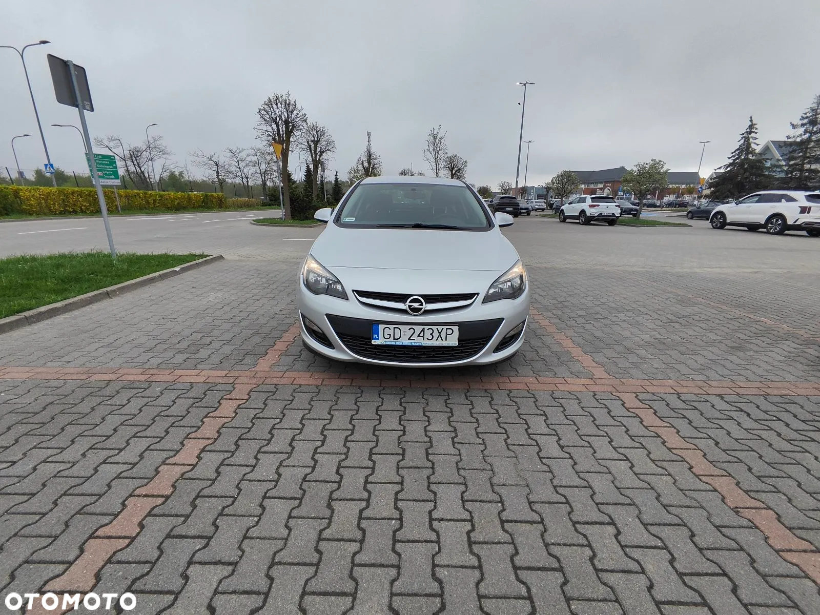 Opel Astra IV 1.4 T Executive - 2