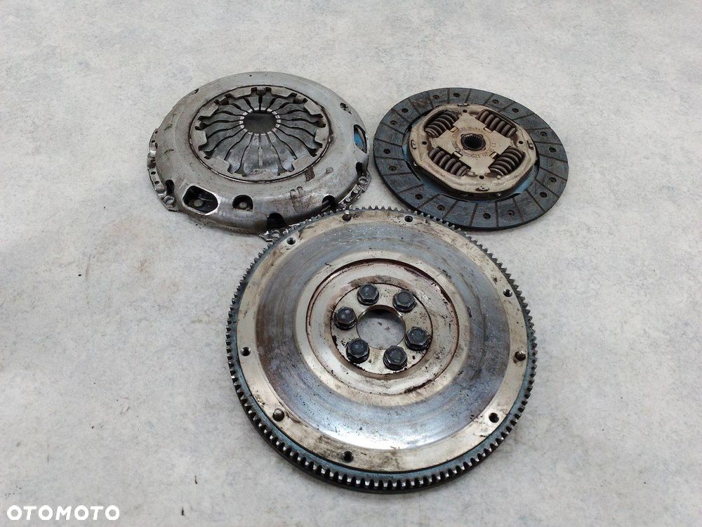 SPRZĘGŁO KOMPLETNE SKODA OCTAVIA II 030105271D 700296 700295  VALEO 1.6 FSI - 1