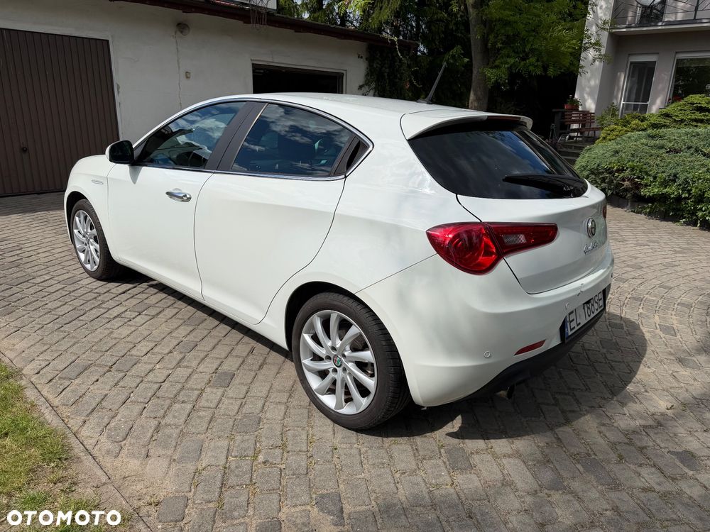 Alfa Romeo Giulietta 1.6 JTDM Distinctive - 14