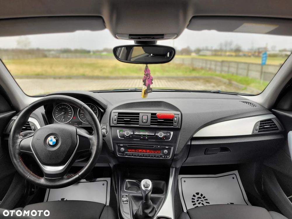BMW Seria 1 116i Sport Line - 24