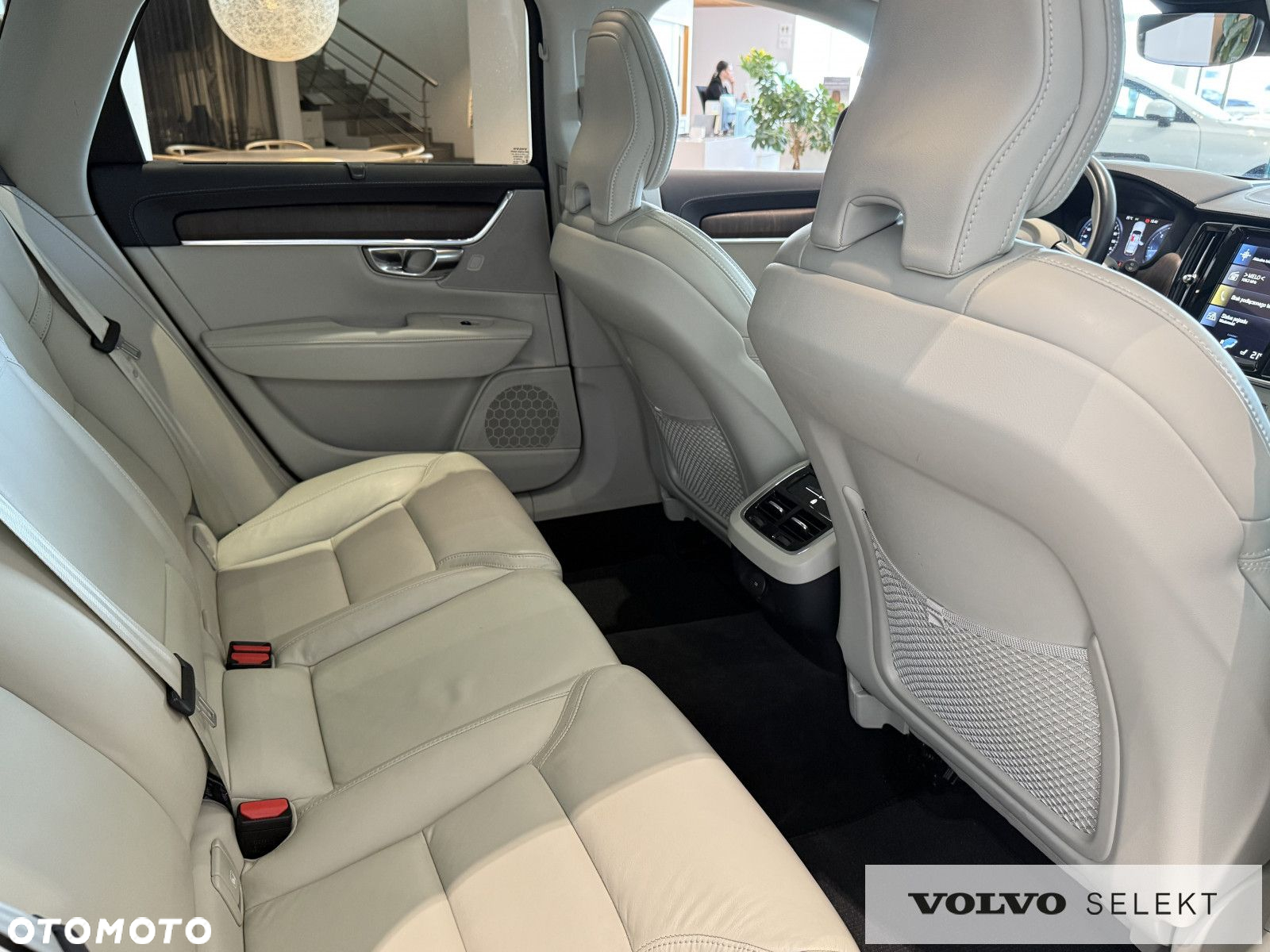 Volvo V90 Cross Country - 17