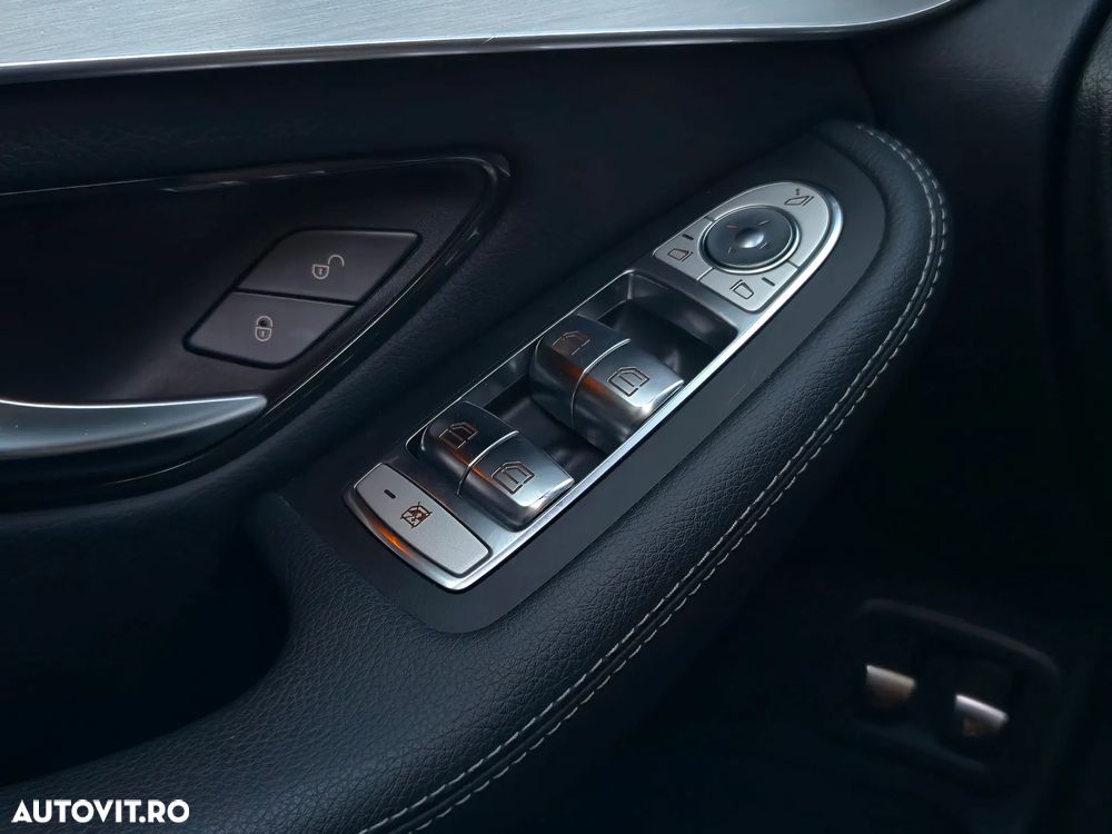 Mercedes-Benz GLC 300 e 4Matic 9G-TRONIC Edition AMG Line - 28