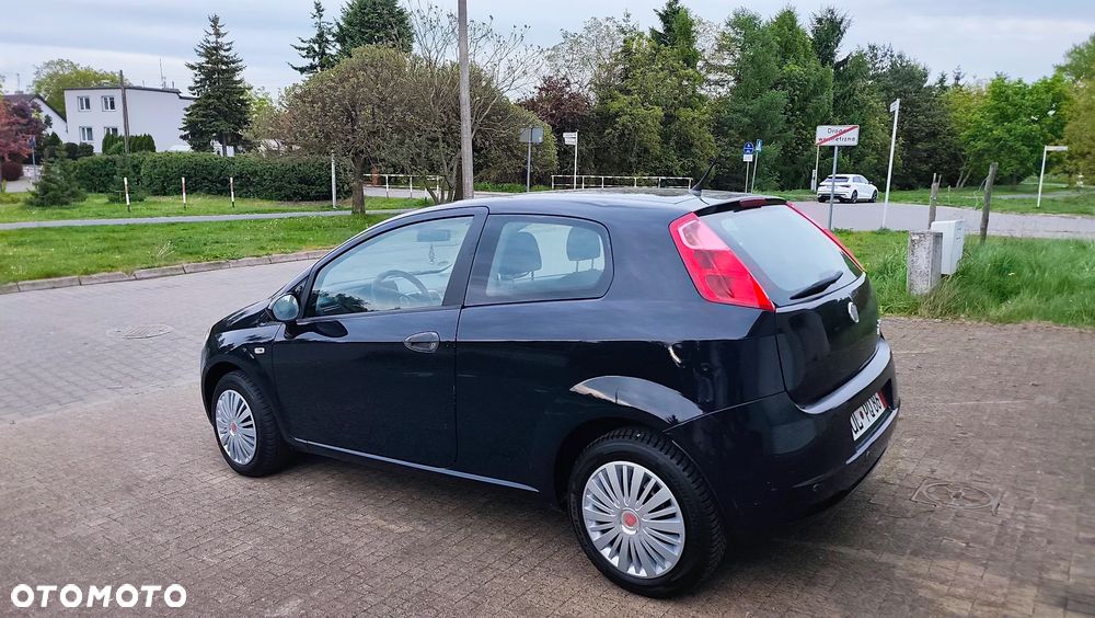 Fiat Grande Punto 1.4 8V Dualogic Active - 11