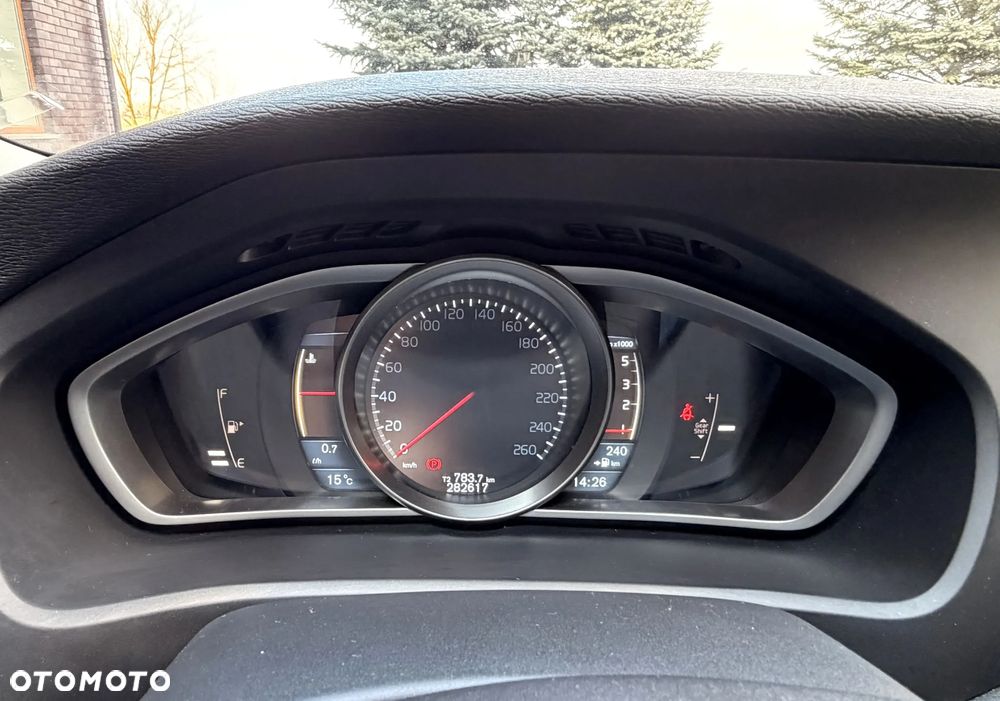 Volvo V40 D2 R Design - 26