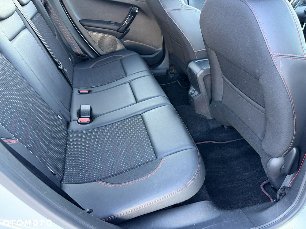 Peugeot 2008 PureTech 110 Stop&Start GT-Line Edition - 32