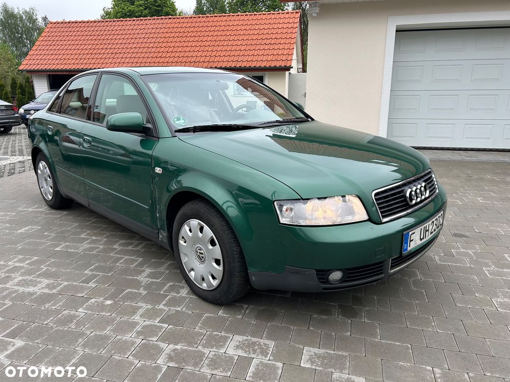 Audi A4 Limousine - 4