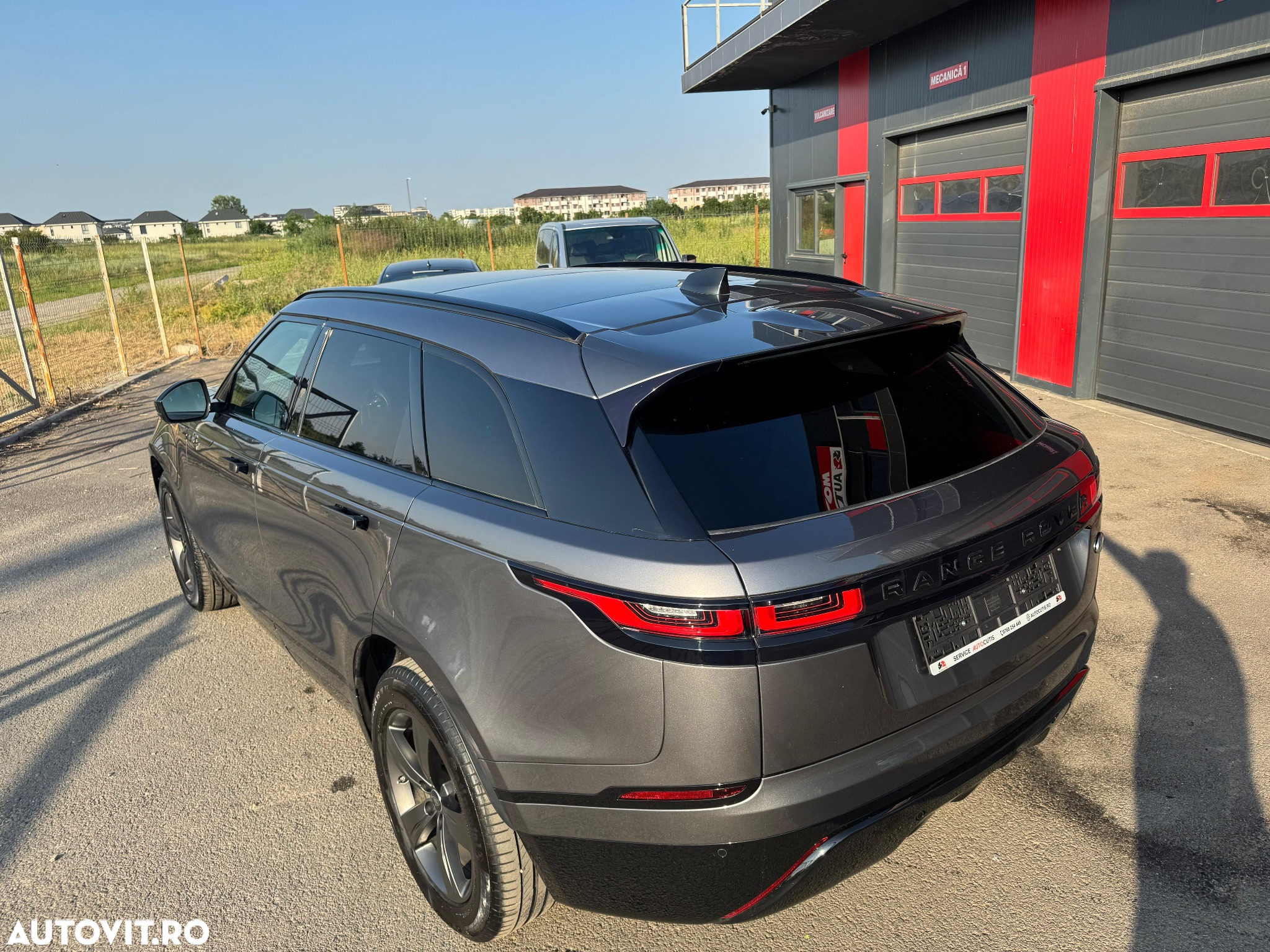 Land Rover Range Rover Velar 2.0 R-Dynamic HSE - 3