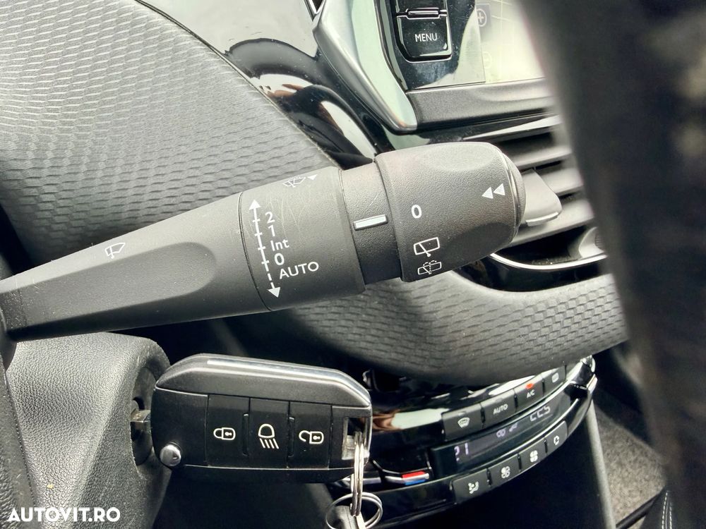 Peugeot 2008 PureTech 130 Stop&Start GT-Line Edition - 16