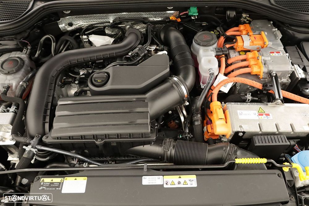 VW Golf 1.5 TSI e-Hybrid Life DSG - 24
