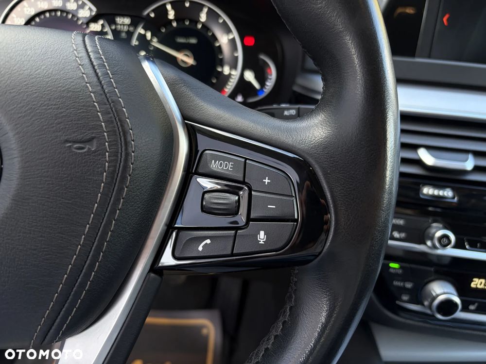 BMW Seria 5 520d - 25