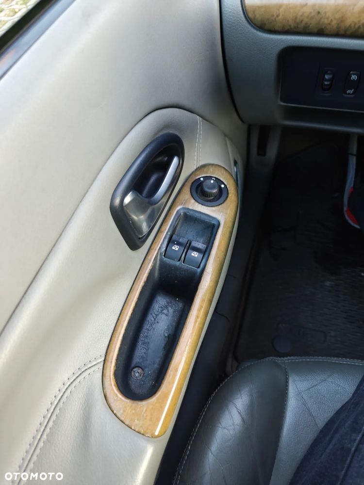 Renault Clio 1.6 16V Initiale - 22