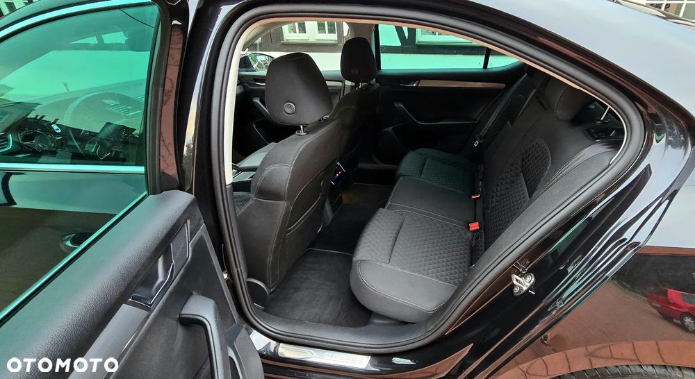 Skoda Superb 2.0 TDI Active DSG - 22