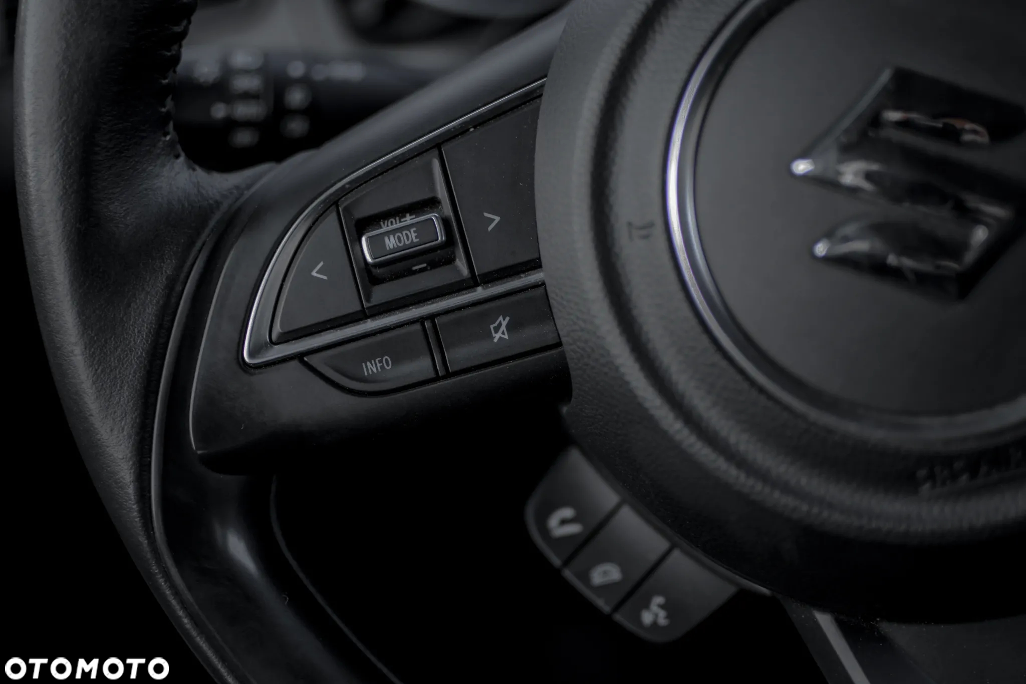 Suzuki Swift 1.0 T SVHS Elegance - 17