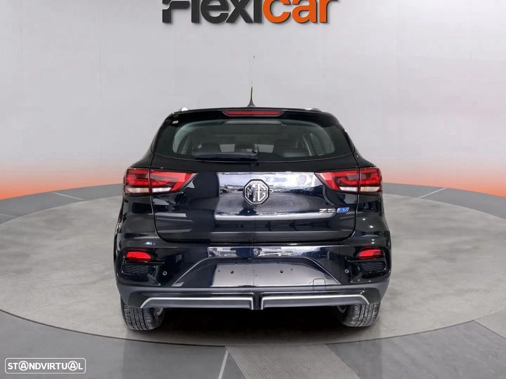 MG ZS EV 72.6 kWh Luxury OBC 11 kW - 4