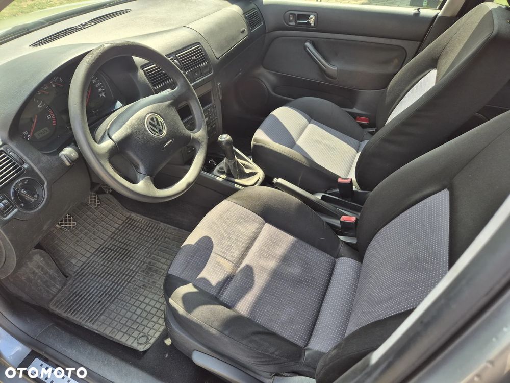 Volkswagen Golf - 16
