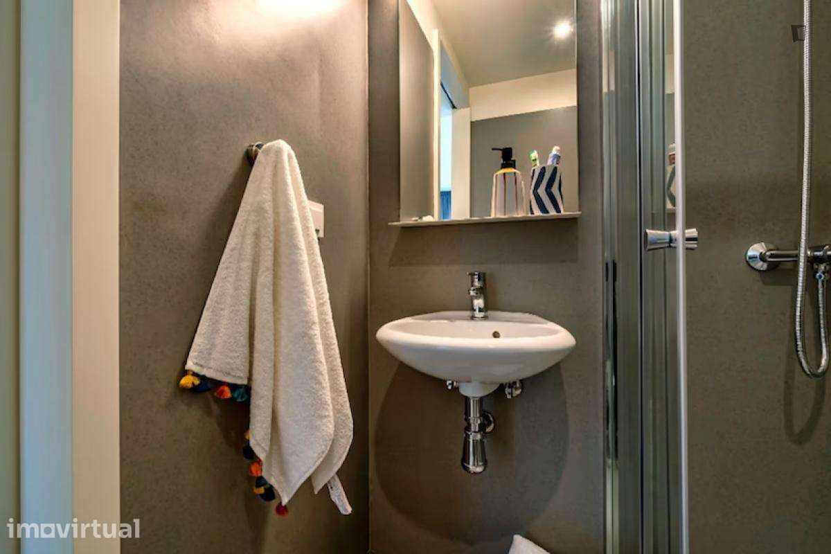 Quarto - localizado em Paranhos Porto - Grande imagem: 5/5