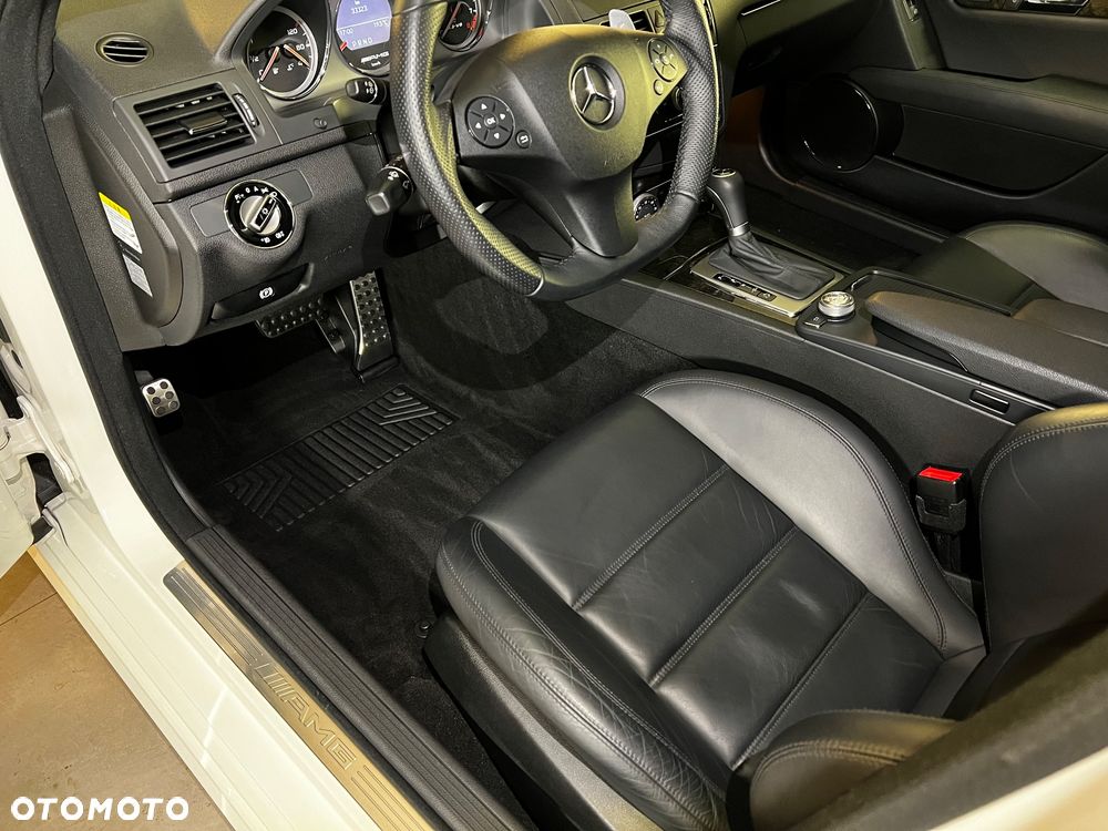 Mercedes-Benz Klasa C 63 AMG - 11