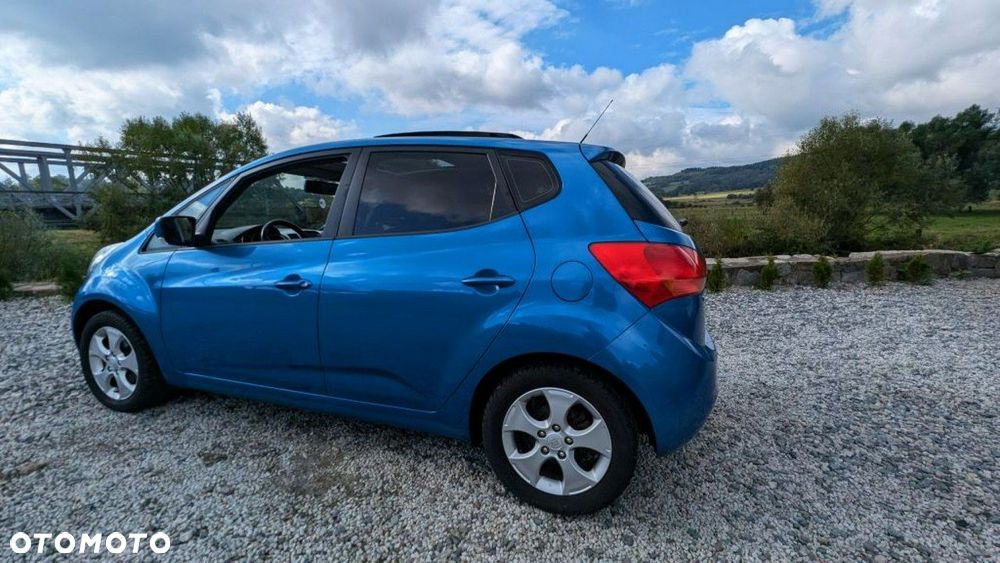 Kia Venga - 14