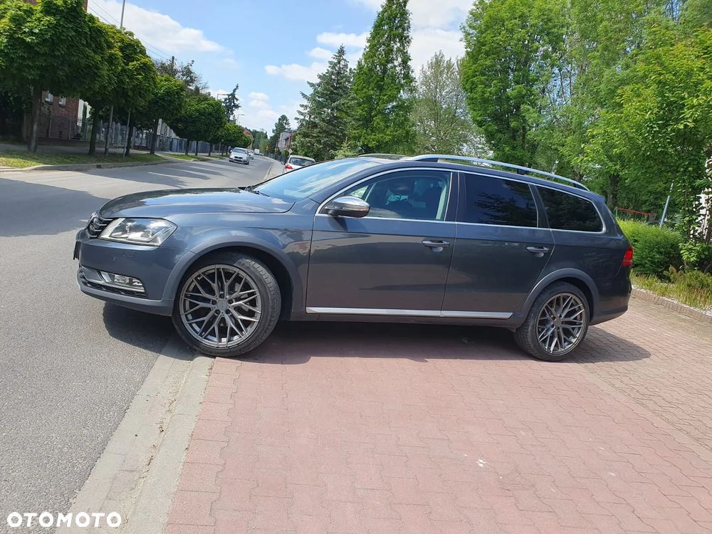 Volkswagen Passat Alltrack 2.0 TDI 4Motion DSG BlueMotion Tec - 4