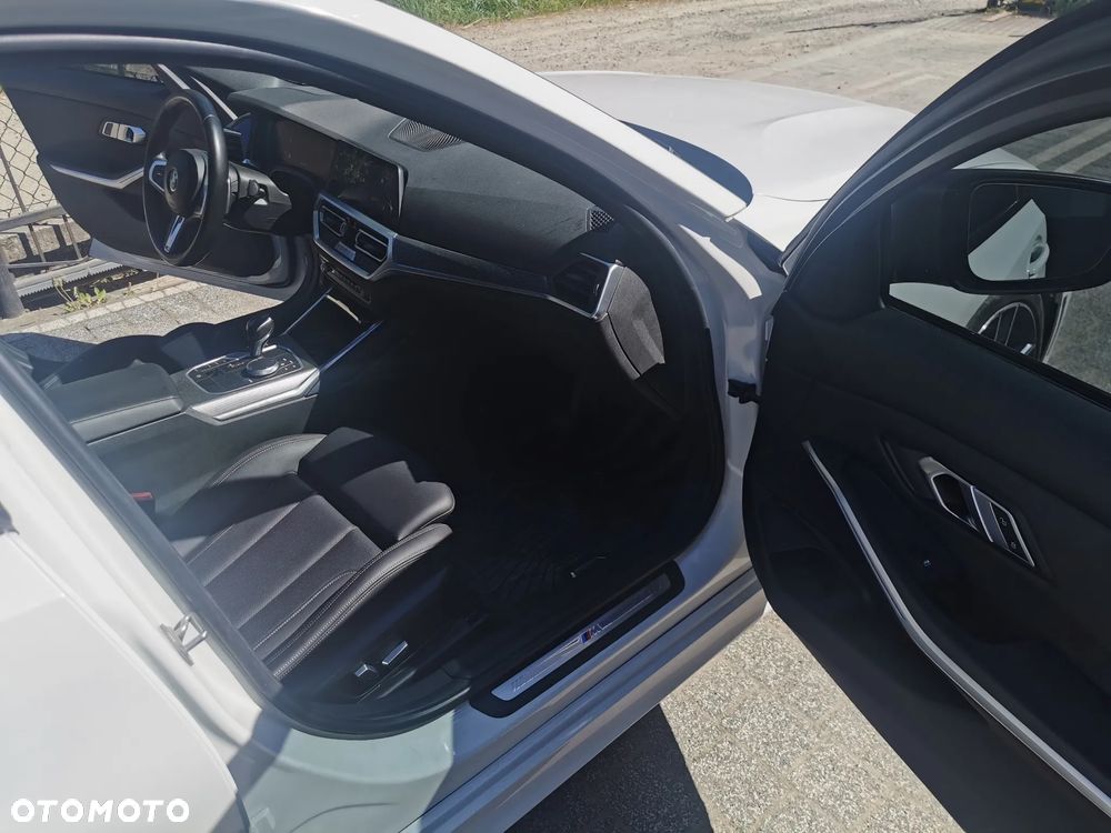 BMW Seria 3 M340i xDrive mHEV sport - 13