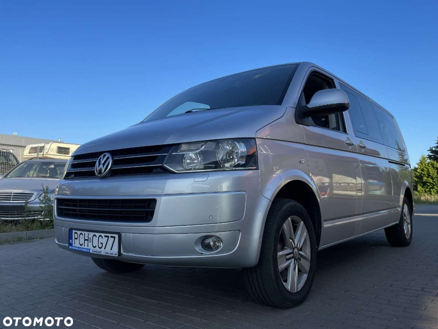 Volkswagen Caravelle - 10