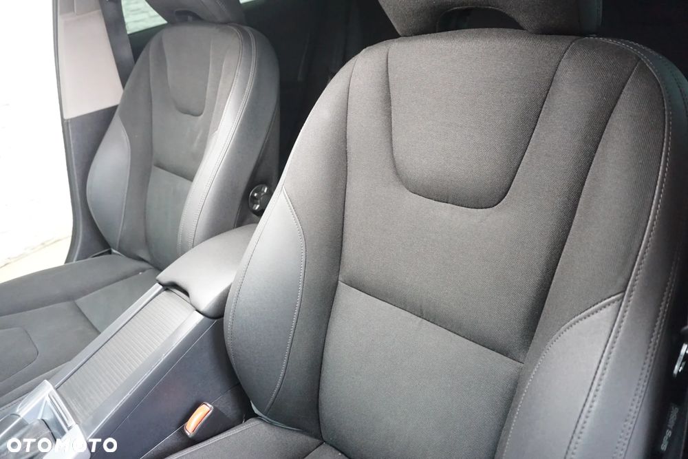 Volvo V60 D4 Geartronic Momentum - 24