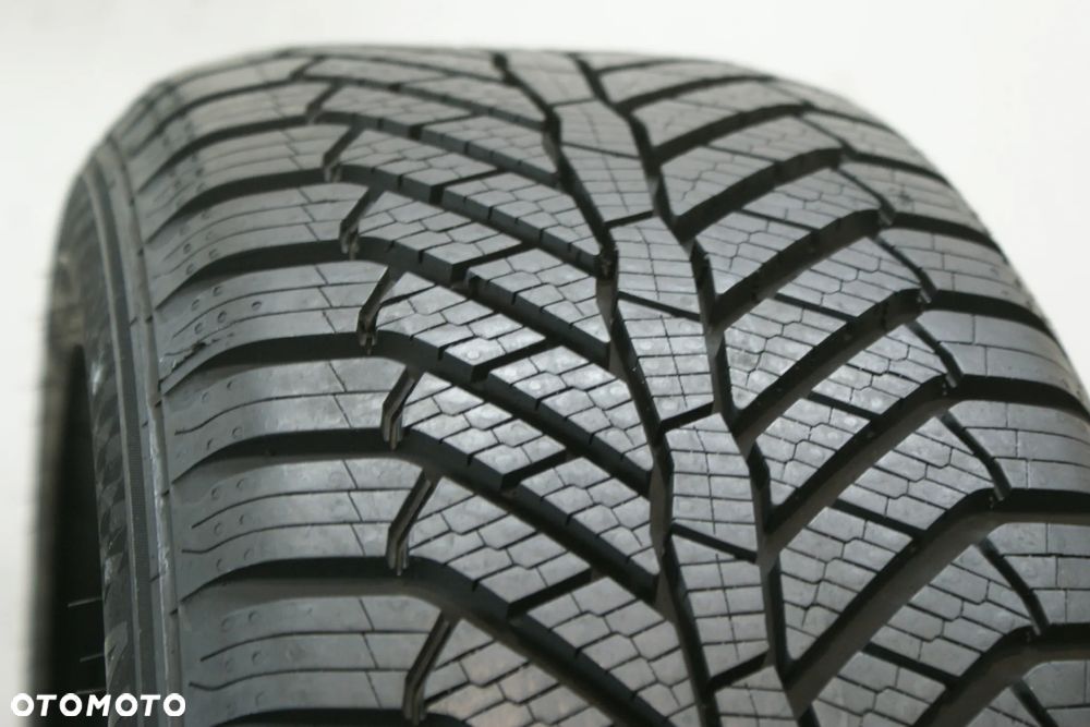 całoroczne 205/50R17 SEMPERIT ALLSEASON - GRIP , 8,2mm B1954 - 2