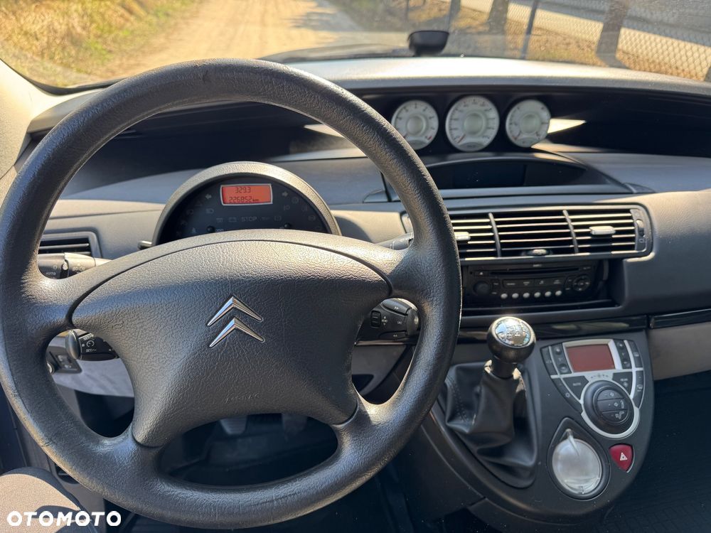 Citroën C8 2.0 16V Confort - 16