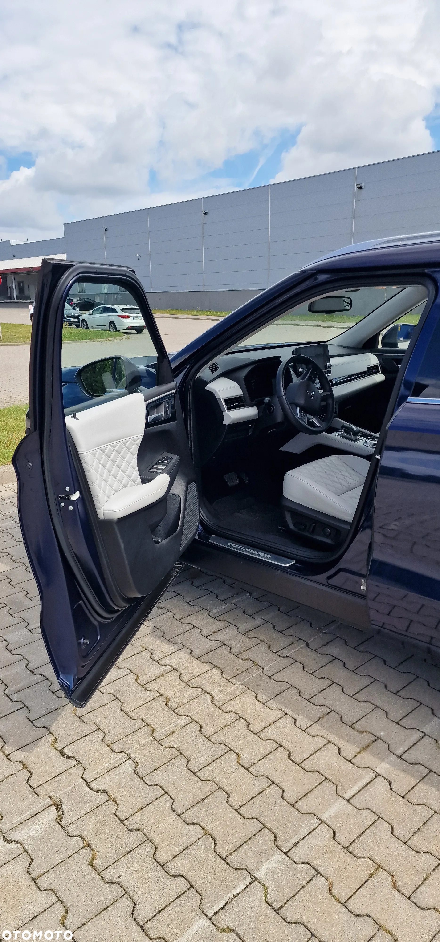 Mitsubishi Outlander - 7