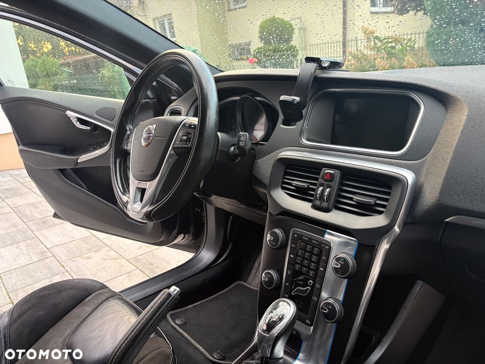 Volvo V40 D3 Geartronic R Design - 17