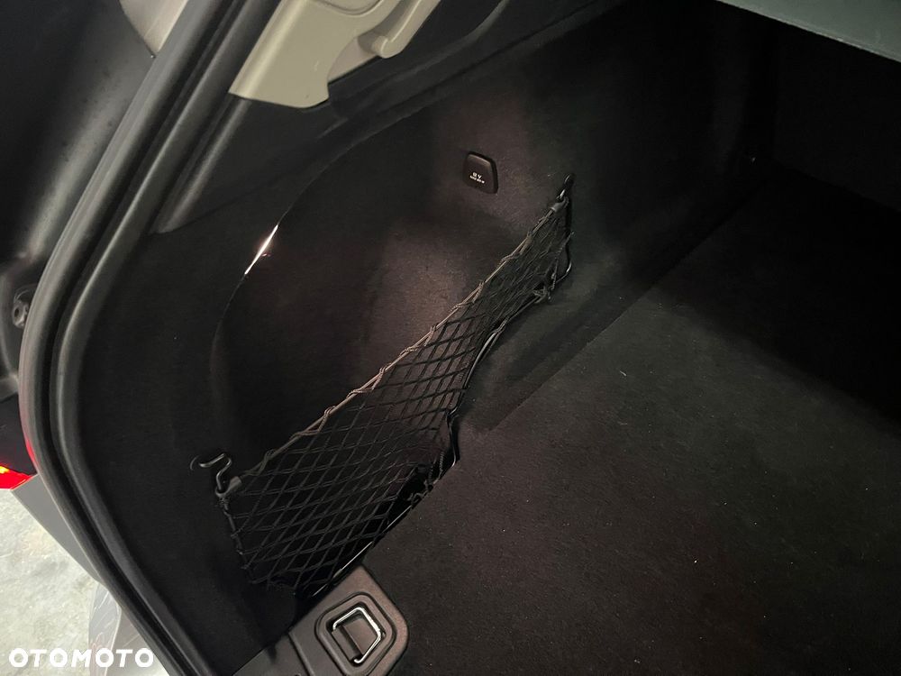 Volvo XC 60 T6 Plug-In Hybrid AWD Plus Black Edition - 22